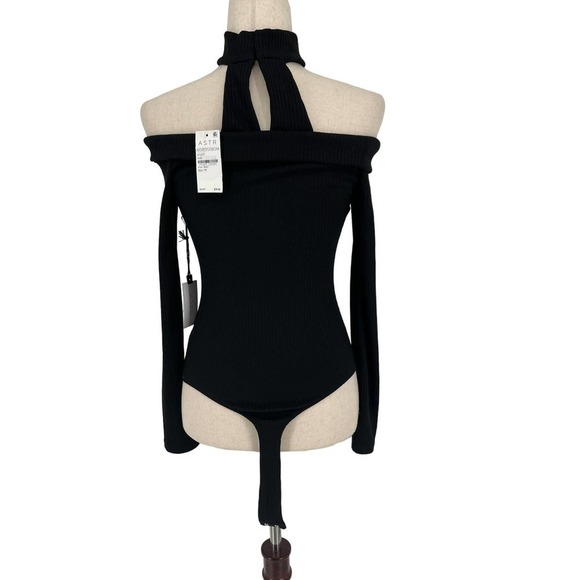 ASTR THE LABEL Black Ribbed Tribeca Off the Shoulder Bodysuit- Size Small- NWT - Picture 8 of 15